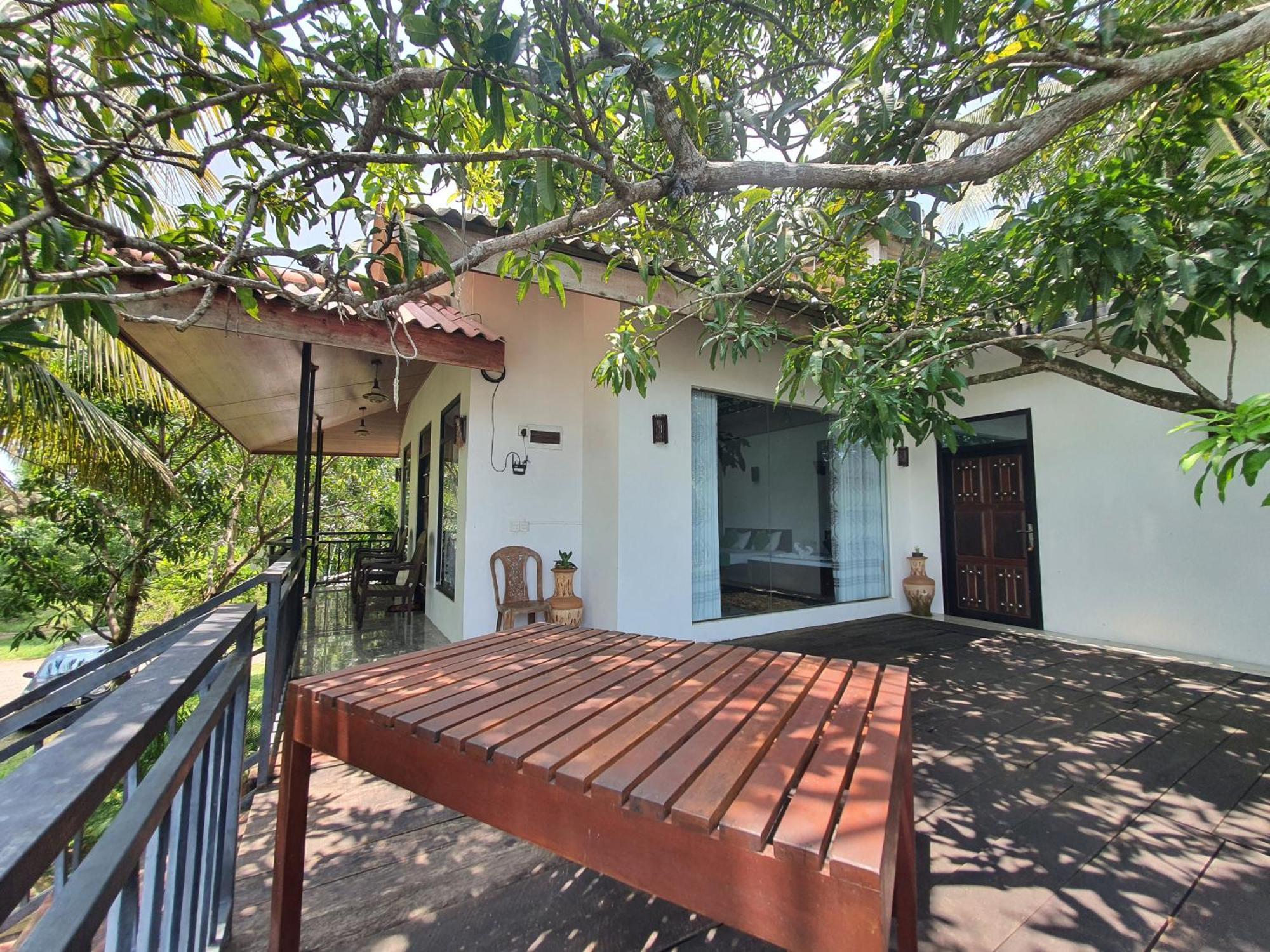 Village Mango Resort Yala Тисамахарама Екстериор снимка